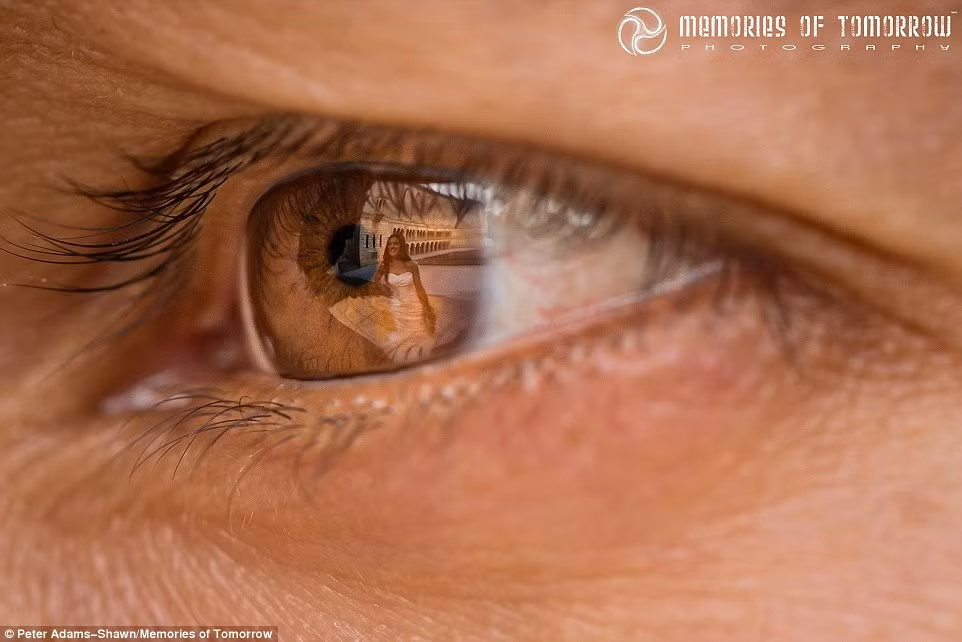 Dù chụp nghiêng hay chụp thẳng, Adams cũng đều tạo ra được những khuôn hình đắt giá thế này.