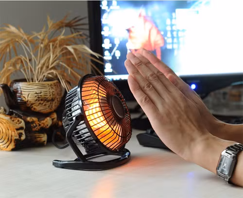 Bạn đừng quá lạm dụng thiết bị sưởi, hãy chỉ mở nó trong những ngày thời tiết quá lạnh. Đồng thời cũng cần cung cấp thật nhiều nước cho cơ thể trong môi trường máy sưởi.