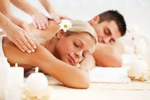 Spa là nơi bạn dành thời gian để cảm thấy khỏe mạnh, trẻ hóa và thoải mái. Thế nhưng một số loại hình điều trị spa có thể tốn tiền mà không có giá trị về sức khỏe. Tháng 10 vừa qua một spa tại Nevada (Mỹ) đã dấy lên luồng lo lắng vì một phụ nữ đã chết trong buồng áp lạnh cho thấy, nguy hiểm tiềm ẩn trong ngành công nghiệp không có quy định chặt chẽ này.