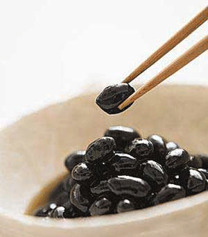 9. Dạ dày – hạt đậu. Thức ăn giàu chất xơ giúp bảo vệ dạ dày, cải thiện tiêu hóa. Các hạt đậu làm nguyên liệu thô, thông qua quá trình lên men, với men vi sinh có thể cải thiện chức năng tiêu hóa.