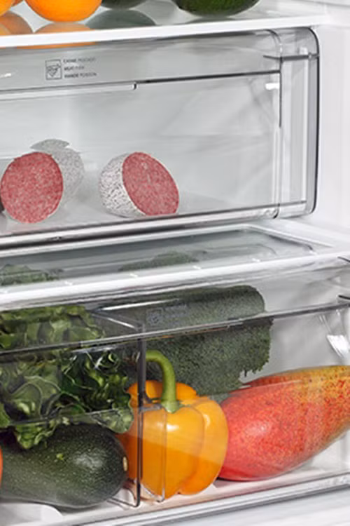 Đối với trái cây và rau xanh. Chỉ cần đặt duy nhất 1 miếng giấy Fresh Paper nhỏ gọn vào ngăn chứa rau, củ, quả, thì những loại thực phẩm này sẽ được bảo quản tốt hơn các phương pháp truyền thống từ 2 – 4 lần.