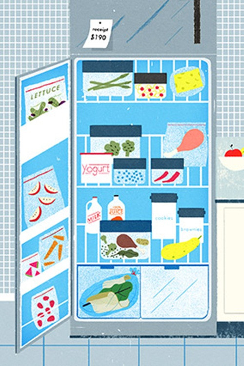 Hãy tự hỏi mình cần gì trước khi mở cánh tủ lạnh. Mình thực sự đói? Mình nên ăn bao nhiêu mới tốt cho cơ thể? Và nên sắp xếp những loại thực phẩm cần thiết nhất với cơ thể của bạn ở nơi nào dễ nhìn thấy nhất.