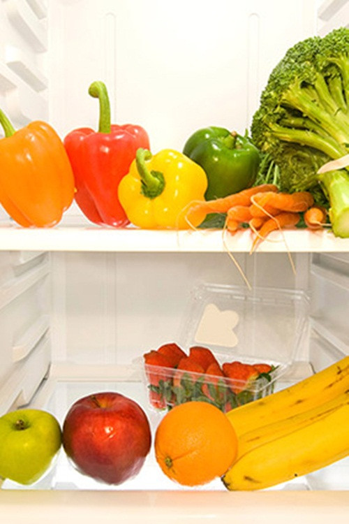 Thực phẩm bổ dưỡng để ở ngăn giữa. Một nhóm các nhà tâm lý học ở trường đại học Chester (Anh) đã nhận thấy, khi đối tượng được yêu cầu chọn một loại thức ăn ở tủ lạnh, họ hầu như lấy một thứ ở ngăn giữa. Lý do có thể là nó đập vào mắt họ dễ dàng hơn các ngăn khác.