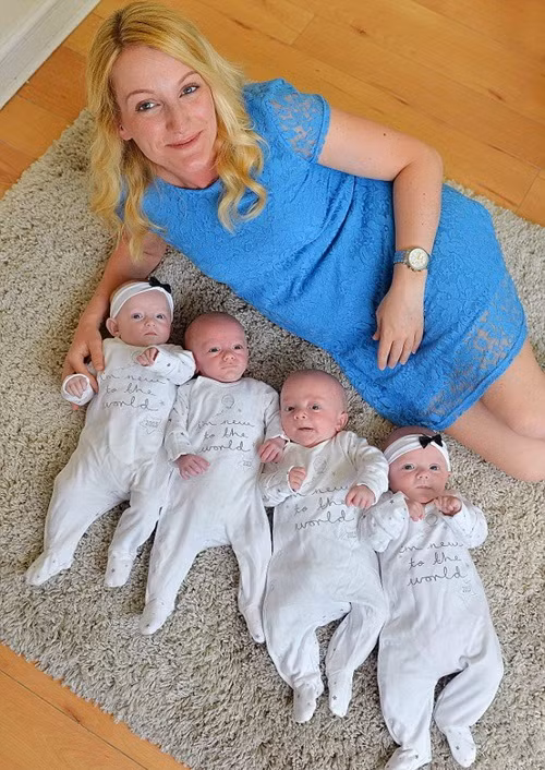 Mẹ thụ thai sinh tư từ 4 trứng riêng. Mặc dù Katalina Martin được chẩn đoán hội chứng buồng trứng đa nang và nói rất khó để mang thai tự nhiên. Thế nhưng cô vẫn có thai và đặc biệt mang thai tới 4 trứng khác nhau cùng lúc.