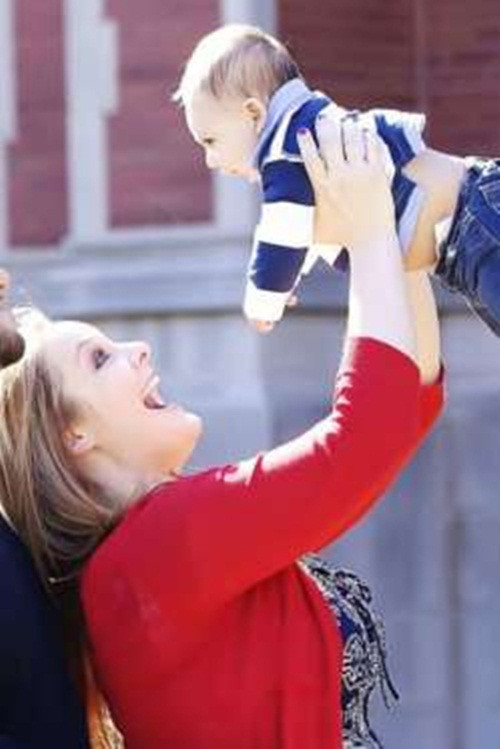 Bé Milo là phép màu ông trời mang lại cho họ. Bé ra đời được bác sỹ chẩn đoán khó có thể sống vì bị tổn thương não. Thế nhưng, bây giờ em bé hoàn toàn khỏe mạnh và tràn đầy năng lượng.