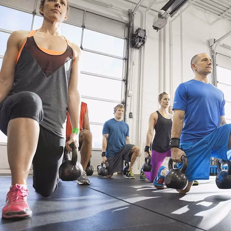 Dùng thuốc giảm đau trước khi tập thể thao. Đau nhức là một cơ chế khá an toàn với những gì xảy ra trong cơ thể bạn. Nếu dùng thuốc giảm đau để dự phòng trước khi tập thể thao có thể làm tổn thương hệ thống miễn dịch hoặc làm trầm trọng thêm chấn thương hiện tại.