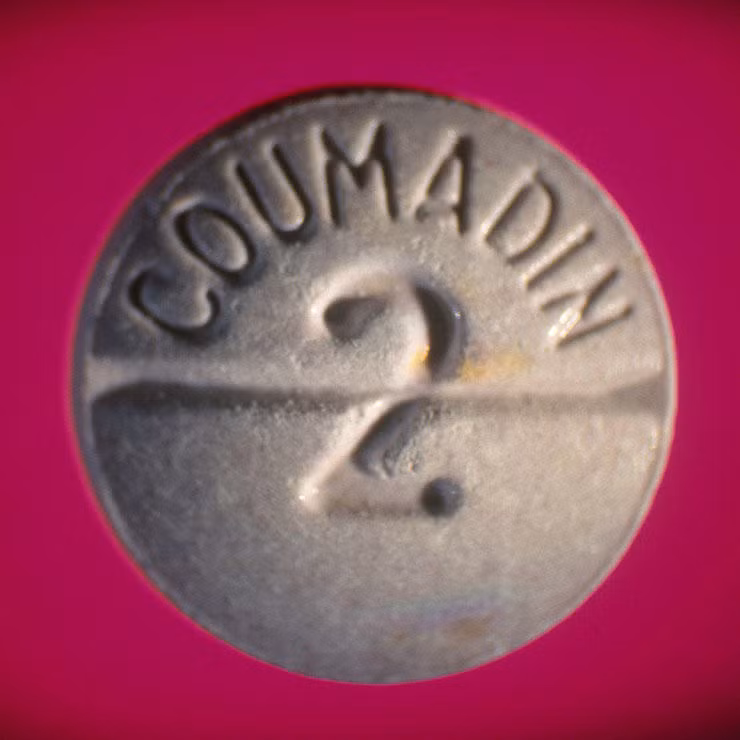 Dùng thuốc chống viêm chung với thuốc làm loãng máu. Đã có rất nhiều tranh cãi gần đây về nguy cơ tim và đột quỵ liên quan đến việc dùng chung 2 loại thuốc, xuất huyết tiêu hóa vẫn là hậu quả nghiêm trọng nhất. Nếu bạn muốn dùng thuốc giảm đau chống viêm thì nên chuyển sang OTC là lựa chọn tốt nhất.