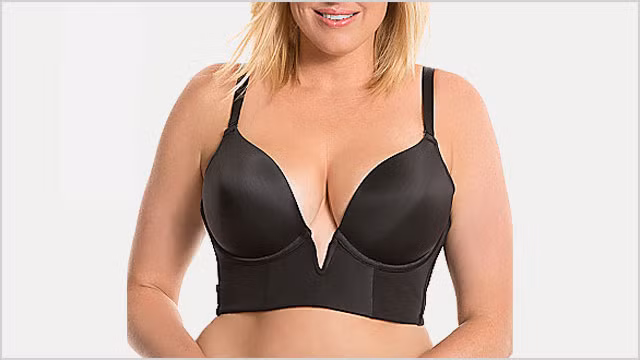 Áo ngực U-plunge Bra. Là loại áo ngực thiết kế khe sâu ở giữa, kết hợp quai đeo và phần dây phía sau lưng giúp nâng bầu ngực chắc hơn. Kiểu này hợp với những váy áo xẻ sâu gợi cảm trước ngực.