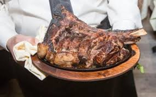 Gia đình anh dành hàng triệu độ la vào cơ sở hạ tầng để chăm sóc những con bò và đảm bảo chỉ 4 con bị giết thịt hàng tuần. Lò mổ cũng phải là nơi được đảm bảo giảm đến tối thiểu sự căng thẳng, sợ hãi của những chú bò.