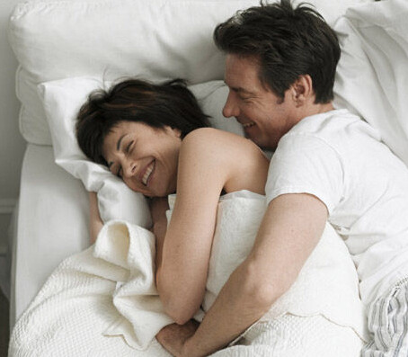 Thứ nhất: Ngày nghỉ không thích ở nhà, cô ấy sẽ thường không muốn ở cùng với bạn hoặc sẽ né tránh bạn nhiều hơn. Cô ấy sẽ có thể sử dụng nhiều lý do như đi chơi nhà bạn bè, đi mua sắm cùng với bạn của mình.