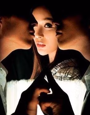 Tất cả những biểu hiện này đi ngược với lúc tình yêu của hai bạn thuở mặn nồng, thì đây có thể coi là biểu hiện của việc phụ nữ ngoại tình.