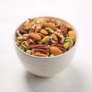 Các loại hạt, quả hạch như hạt dẻ cười, hạnh nhân... cung cấp nhiều Vitamin B và Kali tốt cho thần kinh, làm giảm cảm giác stress. Ngoài ra, hạt dẻ cười chứa potassium giúp giảm huyết áp và bệnh tim mạch.