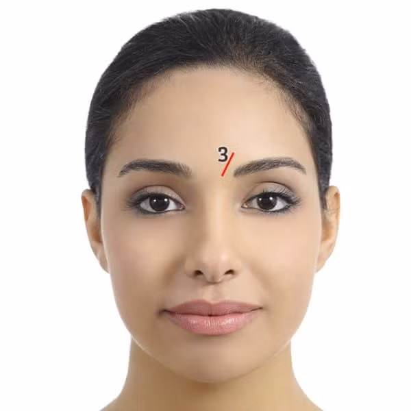 Đường nhăn ở mắt trái. Nếu như nếp nhăn ở mắt phải liên quan đến thận thì nếp nhăn ở mắt trái liên quan trực tiếp đến lá lách yếu. Nếu bạn không chắc chắn thì hãy đến bác sỹ thăm khám. Đồng thời cũng cắt giảm đường và tăng trái cây khô phục vụ cho bộ phận cơ thể này.