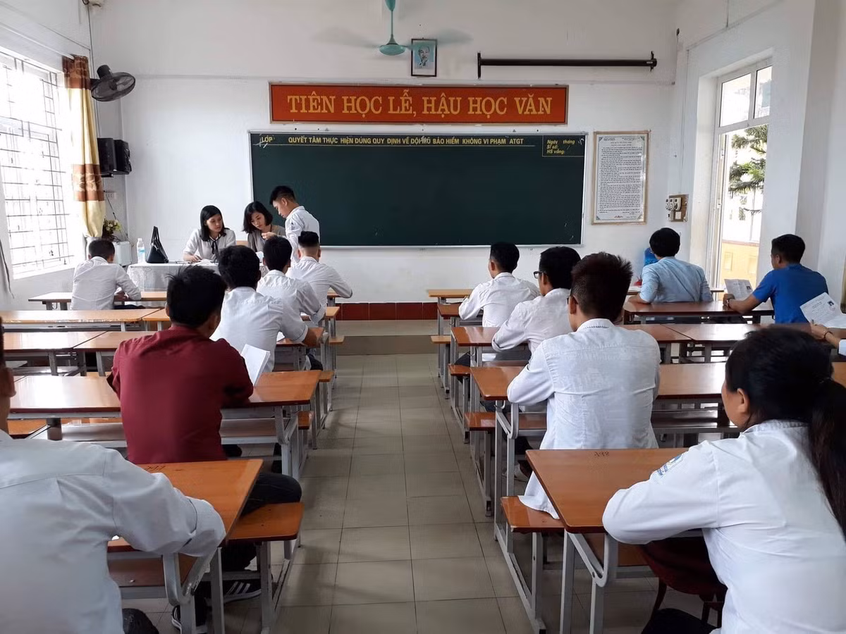 Một điểm thi ở Quảng Ninh sáng nay.