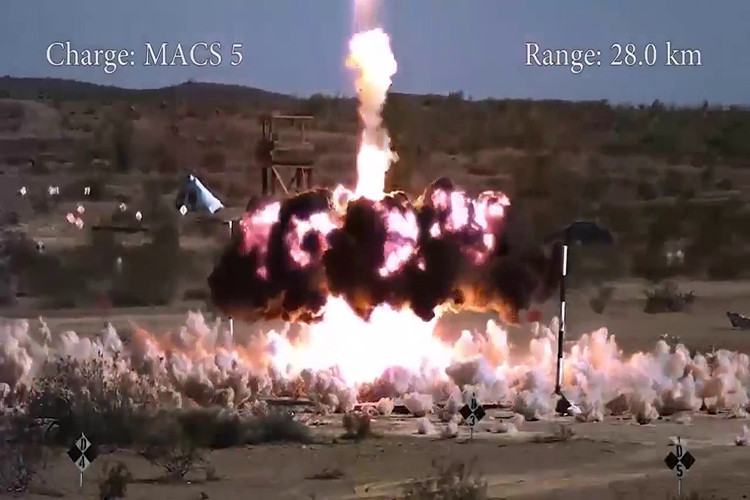 Tuy vậy, Excalibur vẫn có những nhược điểm cố hữu không thể khắc phục được như phụ thuộc vào hoạt động của các vệ tinh GPS, hạn chế khả năng hoạt động trong nhiều điều kiện thời tiết (mây, sương mù, khói bụi và các yếu tố môi trường khác). Nguồn ảnh: YouTube.