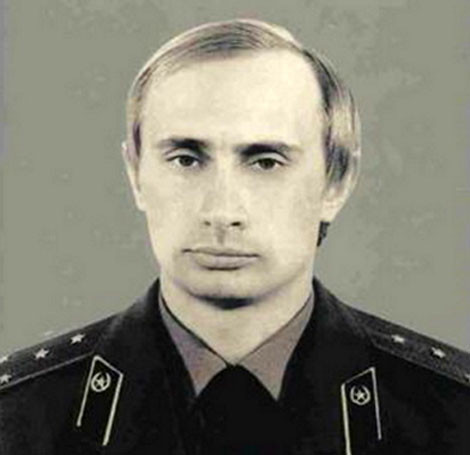 Đại úy An ninh Putin trước khi sang Đức làm việc.