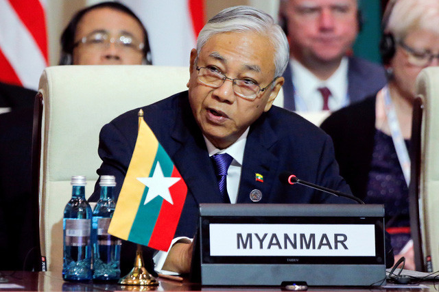 Tổng thống Myanmar U Htin Kyaw - Ảnh: REUTERS