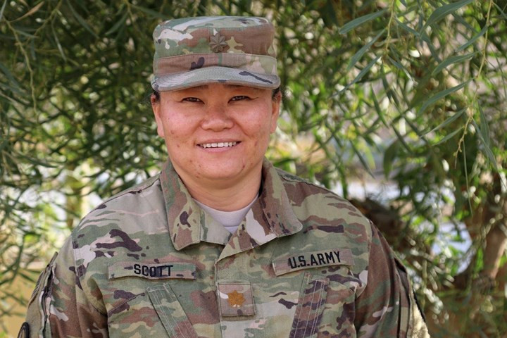 Thiếu tá Kimberly Scott trong sư đoàn bộ binh 35 ở Trung Đông.