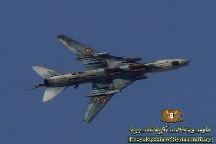 Theo những hình ảnh có được Su-22M4 Syria chỉ được trang bị các loại bom thông dụng cơ nhỏ như P-50T, OFAB-100-120 và OFAB-250-270, thích hợp cho nhiệm vụ hỗ trợ đường không từ các máy bay chiến đấu thông thường. Nguồn ảnh: Syr Mil Wik.