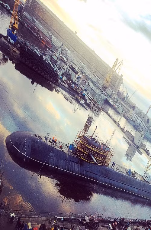 Thật vậy, việc tích hợp công nghệ vũ khí mới lên các tàu chiến đã có tuổi đời 30-40 năm không phải dễ, đó là cả một đề tài nghiên cứu đồ sộ, không phải thích lắp gì thì lắp. Nguồn ảnh: Matrix