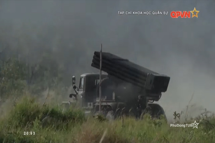 Cận cảnh BM-21 cải tiến sau loạt bắn thử nghiệm. Nguồn ảnh: QPVN.