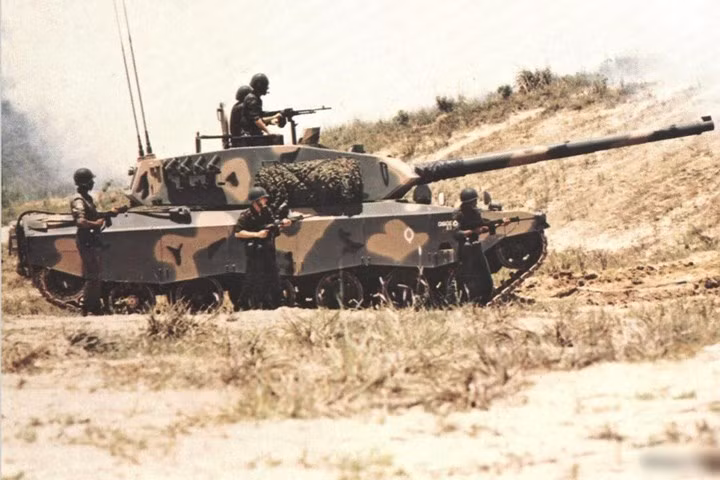 Xe chỉ nặng 43 tấn để phù hợp với chất lượng cầu đường của Brazil.