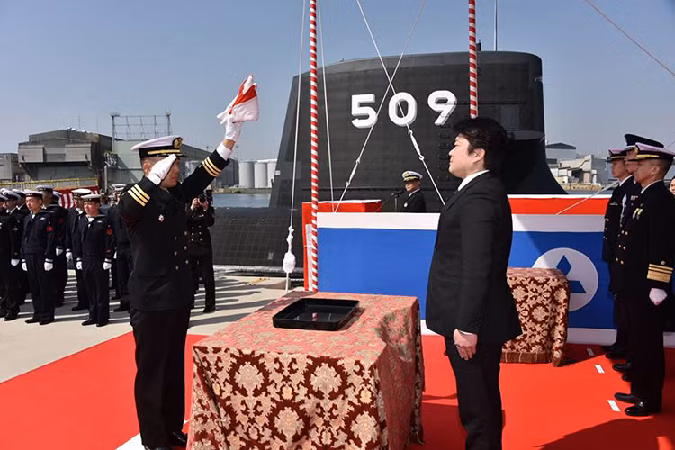 Như đã nói ở trên tàu ngầm Seiryū là một trong 13 chiếc tàu ngầm tấn công diesel-điện thuộc lớp Sōryū đã được Nhật Bản khởi đóng, và JMSDF dự kiến sẽ đưa vào trang bị ít nhất 14 chiếc tàu ngầm loại này đến năm 2023. Dựa trên tiến độ công việc hiện tại kế hoạch trên của JMSDF hoàn toàn có thể thực hiện được. Nguồn ảnh: JMSDF.