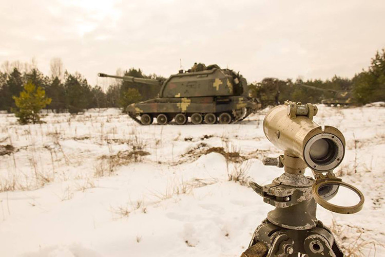 Và khi không có tiền Kiev không thể mua được bất cứ thứ gì từ phương Tây ngay cả một viên đạn. Pháo tự hành 2S19 Msta-S trong biên chế pháo binh Ukraine. Nguồn ảnh: Quân đội Ukraine.