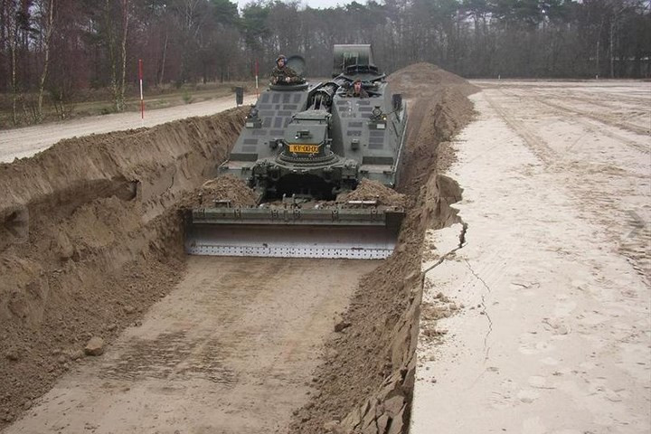 Xe có tác dụng giúp các đơn vị tiến công di chuyển nhanh chóng qua các chướng ngại vật trước khi đối phương kịp thiết lập hệ thống phòng ngự.