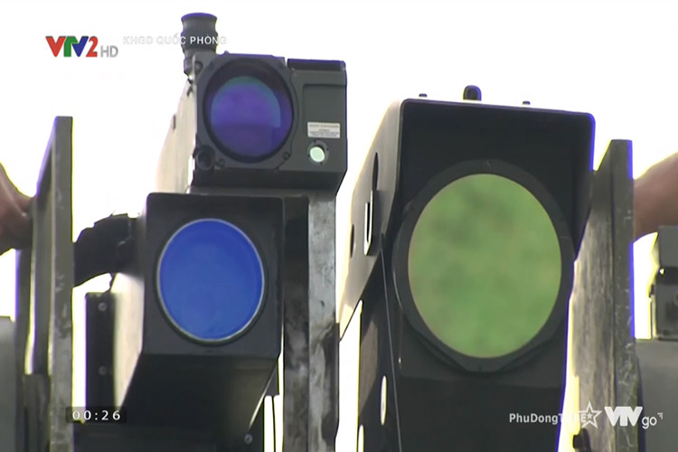 Cận cảnh khối thiết bị bám bắt quang điện tử của tổ hợp khí tài đánh đêm bán tự động do Viện Tự động hóa Kỹ thuật Quân sự chế tạo. Nguồn ảnh: VTV2.