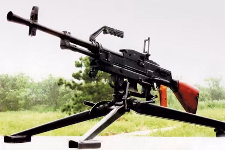 Quay ngược về quá khứ trong Kháng chiến chống Mỹ, cả Type 57 và Type 67 đều được Trung Quốc viện trợ cho ta với số lượng. Do đó khẩu Type 67 của Trung đoàn 6 có thể là một trong những khẩu Type 67 còn có đủ khả năng hoạt động trong quân đội ta. Nguồn ảnh: Defense Journal.