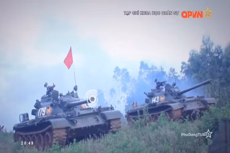 Trong phóng sự về các đề tài nghiên cứu ở Viện Kỹ thuật Cơ giới Quân sự được kênh Quốc phòng Việt Nam đang tải trung tháng 3 vừa qua, đã đề cập tới việc cải tiến pháo phản lực BM-21 có trong biên chế của quân đội ta bằng các công nghệ có sẵn trong nước. Nguồn ảnh: QPVN.