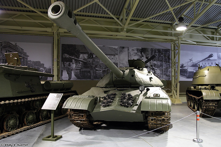 Xe tăng hạng nặng IS-3M – xuất hiện vào những ngày cuối cùng của cuộc chiến, mẫu tăng này không có cơ hội thể hiện sức mạnh vượt trội trên chiến trường. Nguồn ảnh: Vitaly-Kuzmin