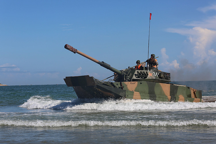 Mong ước là vậy nhưng kế hoạch trên của HQĐB Trung Quốc vẫn không thể thực hiện được khi Type 63 vẫn đóng vai trò không thể thay thế trong lực lượng này, bởi ZBD2000 chưa thực sự đáp ứng được kỳ vọng ban đầu. Nguồn ảnh: Bộ Quốc phòng Trung Quốc.