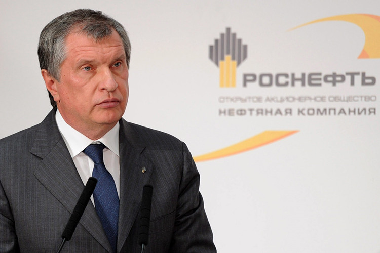 Ông Igor Sechin thường được xem là nhân vật quyền lực số hai ở Nga và được dự đoán sẽ tiếp tục sát cánh bên cạnh Tổng thống Putin sau cuộc bầu cử Nga năm nay. Nguồn ảnh: arileht.delfi.
