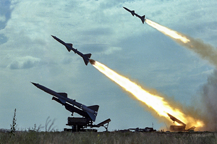 Quân chủng Phòng không Liên Xô là một nhánh của Lực lượng Vũ trang Liên bang Cộng hòa Xã hội Chủ nghĩa Xô Viết đảm trách nhiệm vụ bảo vệ không phận rộng lớn của đất nước Liên Xô vĩ đại. Không giống như hải quân, không quân, lực lượng này được thành lập từ năm 1941 - là "nhánh" trẻ nhất trong Quân đội Liên Xô. Nguồn ảnh: structure.mil