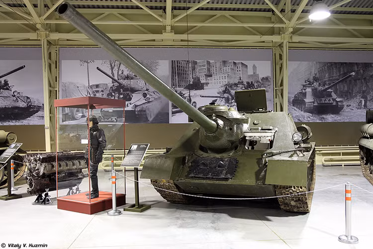 Pháo tự hành SU-100. Nguồn ảnh: Vitaly-Kuzmin