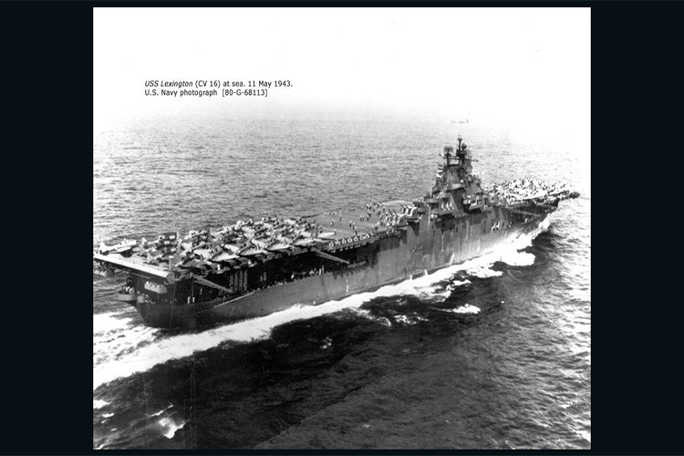 Tốc độ di chuyển tối đa trên biển của USS Lexington vào khoảng hơn 60km/h tương đương hơn 33 hải lý/giờ, tầm hoạt động của nó lên đến 19.000km và có thể mang theo thủy thủ đoàn gần 2.800 người. Nguồn ảnh: Naval History.