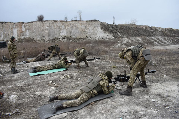 Với nhiều hạn chế như trên việc lính bắn tỉa ATO sử dụng DShK có phần không hợp lý, bởi yêu cầu tác chiến cơ động của lực lượng này. Bản thân DShK cũng không đủ tin cậy để hoạt động như một mẫu súng trường bắn tỉa chuyên dụng. Nguồn ảnh: ATO.