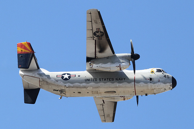 Với những đặc điểm trên C-2 Greyhound là lựa chọn khá hoàn hảo cho các tàu sân bay Mỹ trong những chuyến tuần tra dài ngày trên biển, bên cạnh khả năng vận tải mẫu máy bay này cũng có thể đóng vai trò như một máy bay tuần thám hoặc tìm kiếm cứu hộ. Nguồn ảnh: AviationWA.