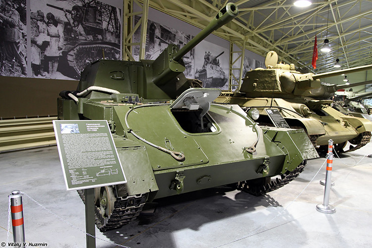  Bảo tàng Lịch sự Quân sự Nga chính thức mở cửa vào năm 2014 với không gian trưng bày khác hẳn so với các bảo tàng truyền thống được thành lập từ thời Liên Xô. Mặc dù bảo tàng nhắm tới giới thiệu lực lượng vũ trang Liên bang Nga, tuy nhiên nó vẫn lưu giữ vô số các loại vũ khí thời CTTG 2 mang đậm dấu ấn của Liên bang Xô Viết vĩ đại. Đặc biệt trong số đó là dàn xe tăng, pháo tự hành “vô giá”. Nguồn ảnh: Vitaly-Kuzmin.