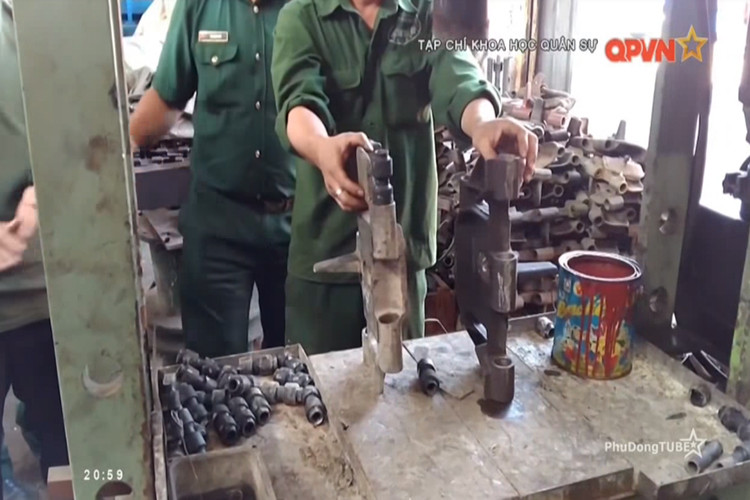 Với thành công hiện tại của đề tài xích xe M113, trong thời gian sắp tới Viện Kỹ thuật Cơ giới quân sự sẽ cho triển khai sản xuất hàng loạt mẫu xích xe nhằm đảm bảo nhu cầu vật tư kỹ thuật cho quân đội. Nguồn ảnh: QPVN.