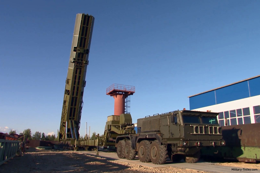 Tên lửa đạn đạo liên lục địa (ICBM) RS-28 Sarmat. Đây là chương trình phát triển ICBM hạng nặng đầy tham vọng của Nga. Nó sẽ kế thừa sức mạnh răn đe hạt nhân của R-36 Satan. RS-28 có thể mang theo 10 đầu đạn hạt nhân, tầm bắn 10.000 km. Ảnh: Military Today.