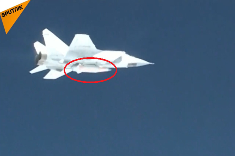 Trong ảnh là chiếc MiG-31 nhiều khả năng là biến thể MiG-31BM trong thử nghiệm phóng thứ Kinzhal. Nguồn ảnh: Bộ Quốc phòng Nga.