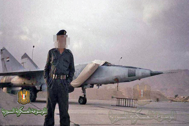 Vấn đề là các máy bay tiêm kích MiG-25 được cho là đã bị Không quân Syria loại biên chế từ lâu, rất nhiều chiếc trong số đó đã bị phá hỏng vì cuộc nội chiến khốc liệt. Phải chăng, Quân đội Syria với sự hỗ trợ từ phía Nga đã hồi sinh MiG-25 để đối phó với hành động can thiệp quân sự từ bên ngoài… Nguồn ảnh: Vestnik