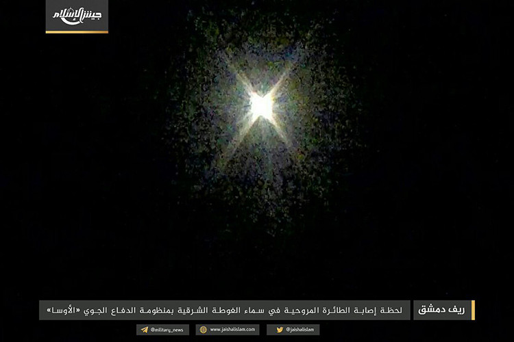 Tổ hợp phòng không 9K33 OSA lọt vào tay các nhóm phiến quân cực đoan ở Syria sau khi chúng đánh chiếm sân bay trực thăng Marj al-Sultan vào cuối năm 2012. Lần cuối cùng Jaysh al-Islam bắn máy bay Syria bằng tổ hợp 9K33 OSA là vào tháng 6/2016. Nguồn ảnh: Liveuamap.