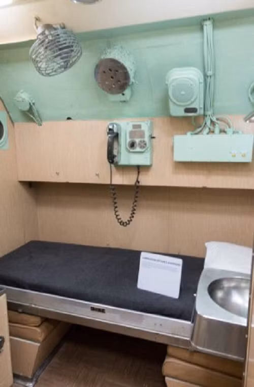 Thủy thủ đoàn chiếc tàu ngầm tên lửa này lên tới 87 người gồm 9 sĩ quan. Nguồn ảnh: Arms-Expo.