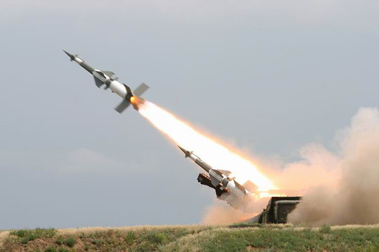 1.000 bệ phóng tên lửa phòng không tầm ngắn - trung phản ứng nhanh S-125 Neva/Pechora. Loại tên lửa này được thiế kế để tấn công hiệu quả các mục tiêu máy bay tầm thấp, cơ động cao. Nguồn ảnh: Modern Weapon