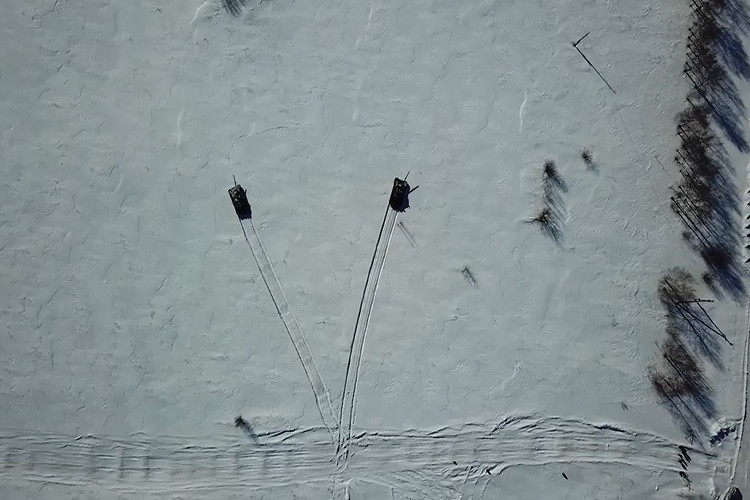 Và tới lúc này, món quà đặt biệt của lính xe tăng Nga dành cho ngày 8/3 đã được định hình. Điều này cũng phần nào cho thấy kỹ năng lái xe tăng điệu nghệ của lính tăng Nga. Nguồn ảnh: Bộ Quốc phòng Nga.