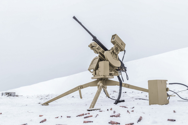 Trong ảnh là tổ hợp vũ khí tự động PPDU do Tập đoàn Kalashnikov phát triển, nó được thiết kế như một loại vũ khí phòng thủ hoặc tấn công ở những vị trí cố định được điều khiển từ xa và có thể tích hợp với nhiều loại vũ khí khác nhau. Nguồn ảnh: Kalashnikov.